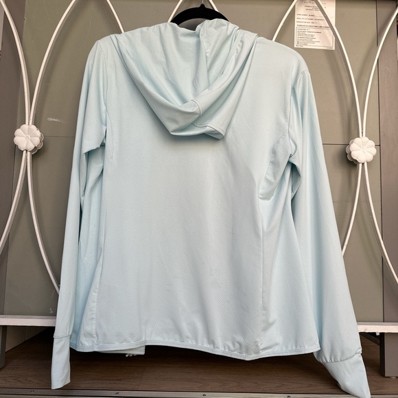 ๐ Lightweight Performance Zip Hoodie โ Ice Blue
UPF / SPF 50+ Sun Protection - Picture 5 of 8